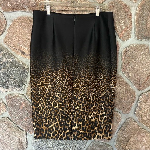 🐆 Black and leopard print pencil skirt. - Picture 4 of 9